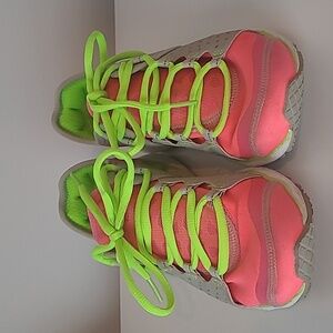 Armour tennis shoes